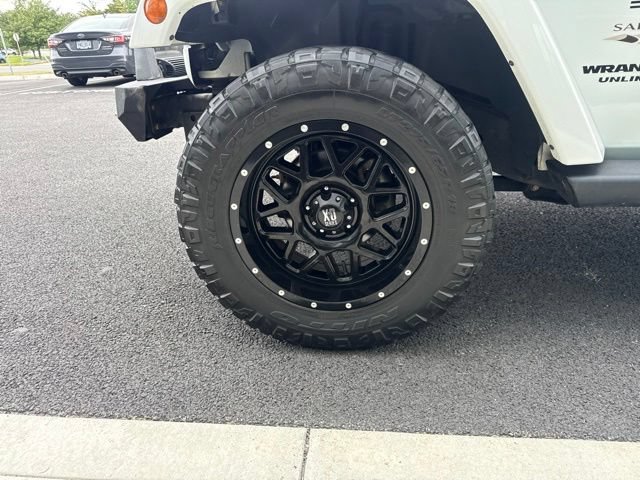 Used 2017 Jeep Wrangler Unlimited Sahara w/ Connectivity Group AWD/4WD image 8