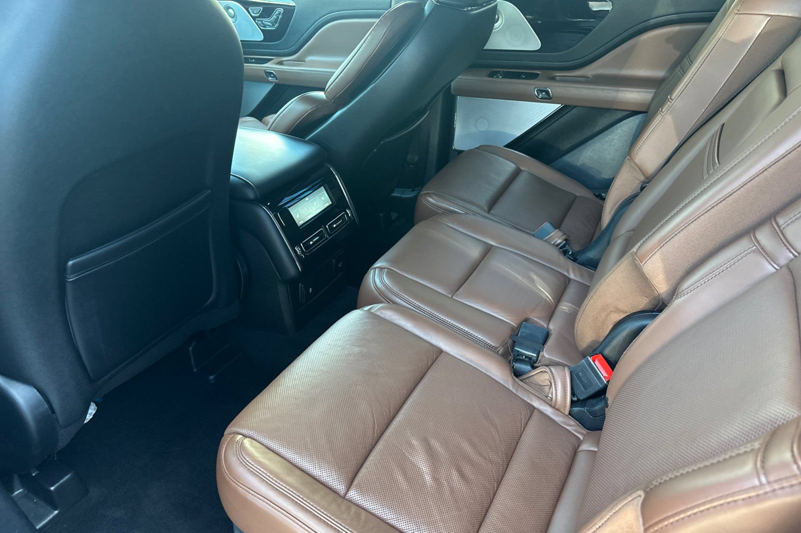 Used 2020 Lincoln Aviator Reserve AWD/4WD image 13