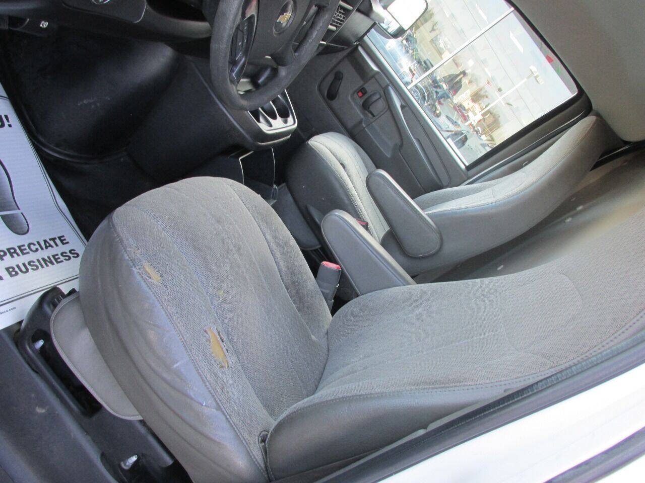 Used 2014 Chevrolet Express 3500 RWD image 22