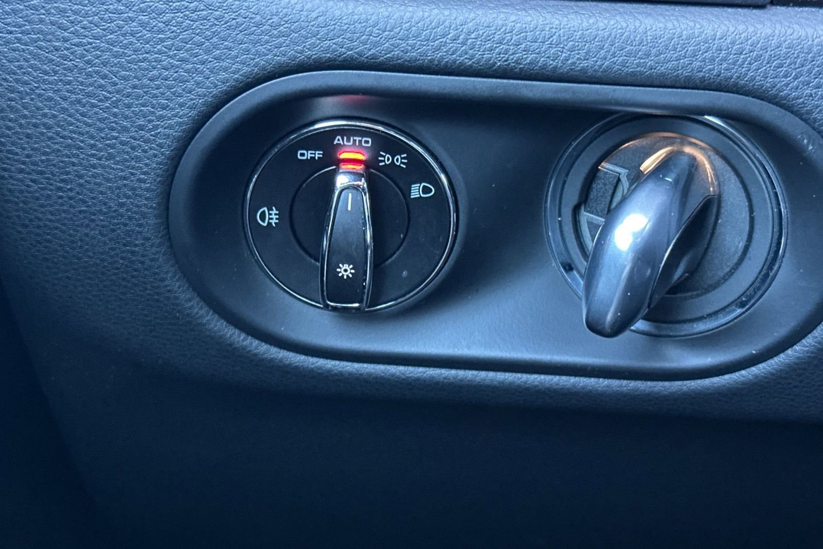 Used 2024 Porsche Macan image 34