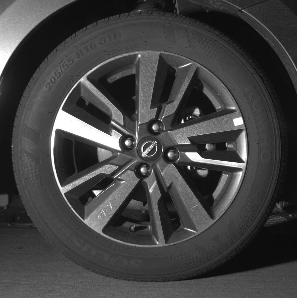 Used 2025 Nissan Versa SV image 13