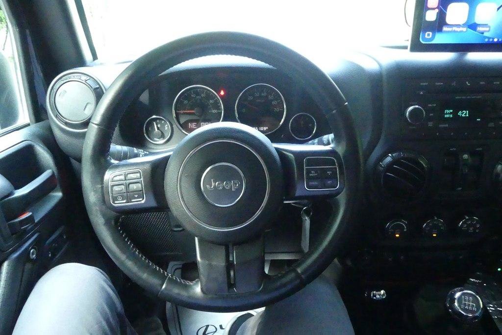 Used 2018 Jeep Wrangler Unlimited Rubicon AWD/4WD image 13