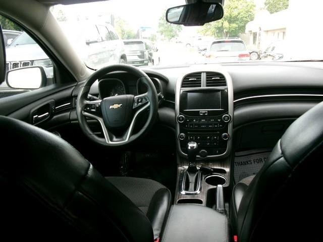 Used 2016 Chevrolet Malibu LT FWD image 21