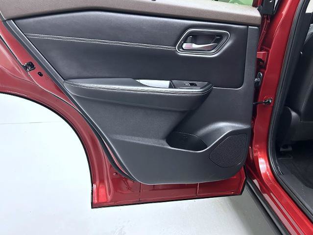 Certified 2023 Nissan Rogue Platinum FWD image 20