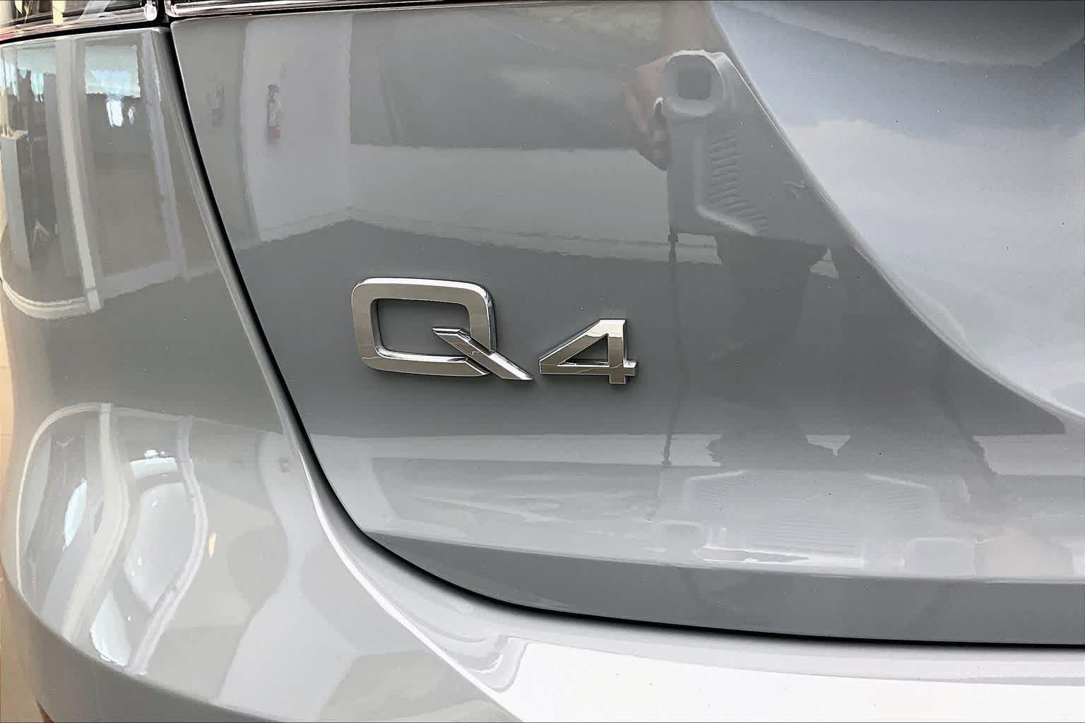 Used 2023 Audi Q4 e-tron Premium w/ Convenience Package RWD image 31
