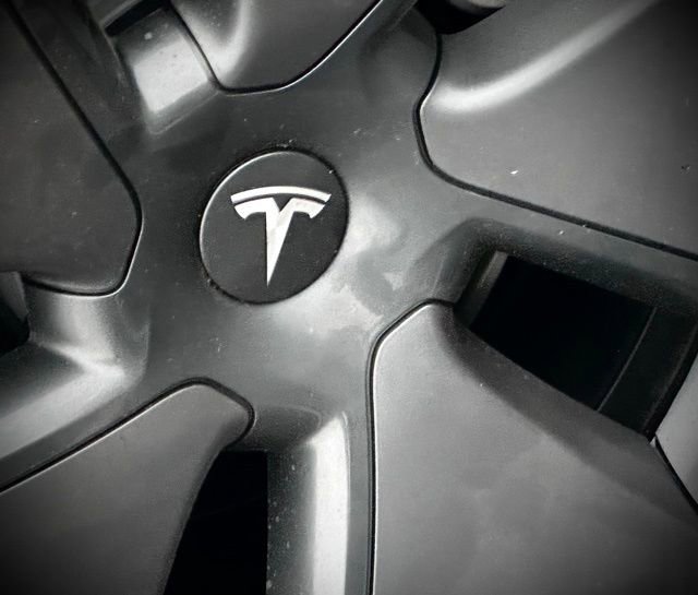 Used 2021 Tesla Model 3 Standard Range Plus image 12