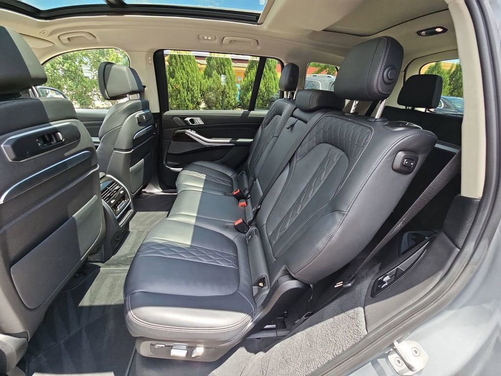 Used 2023 BMW X7 xDrive40i image 19