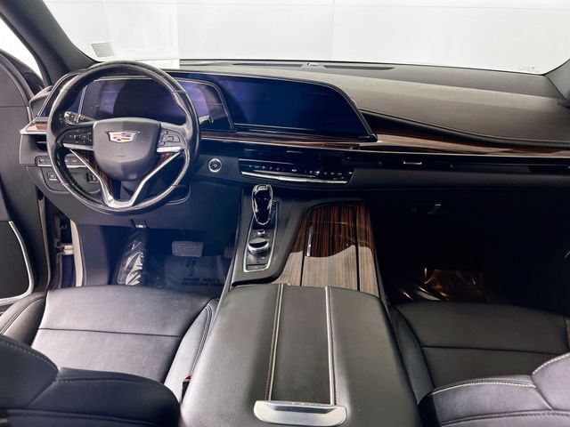 Used 2022 Cadillac Escalade Luxury w/ LPO, Floor Liner Package AWD/4WD image 7