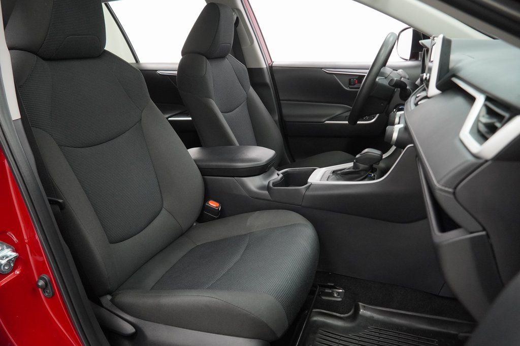 Used 2025 Toyota RAV4 LE image 44