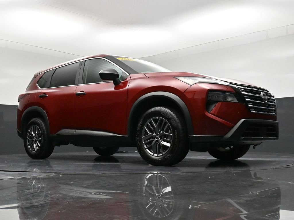 Certified 2025 Nissan Rogue S image 28