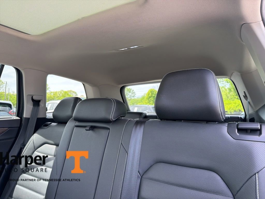 Used 2025 Volkswagen Atlas SEL image 9