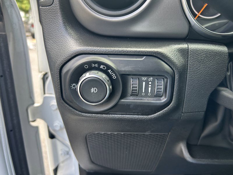 Used 2022 Jeep Wrangler Sport AWD/4WD image 16