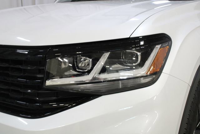 Used 2023 Volkswagen Atlas Cross Sport SEL R-Line image 35