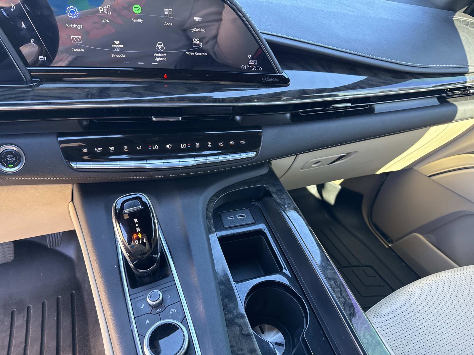 Certified 2024 Cadillac Escalade Premium Luxury image 28