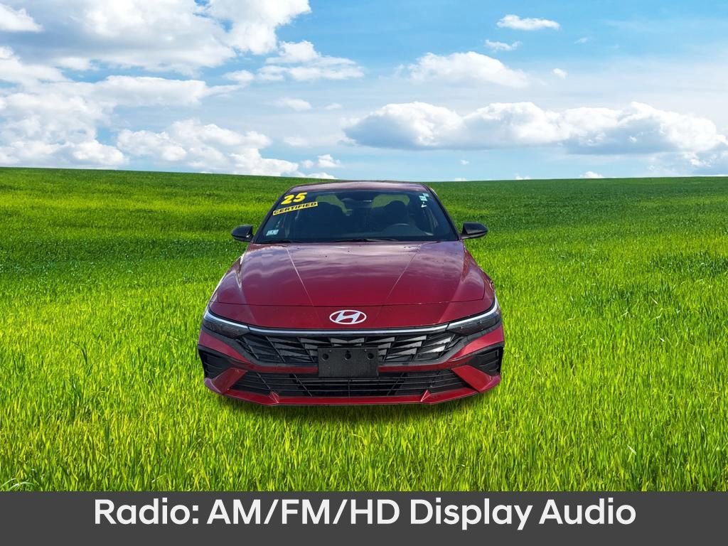 Used 2025 Hyundai Elantra Sport image 2