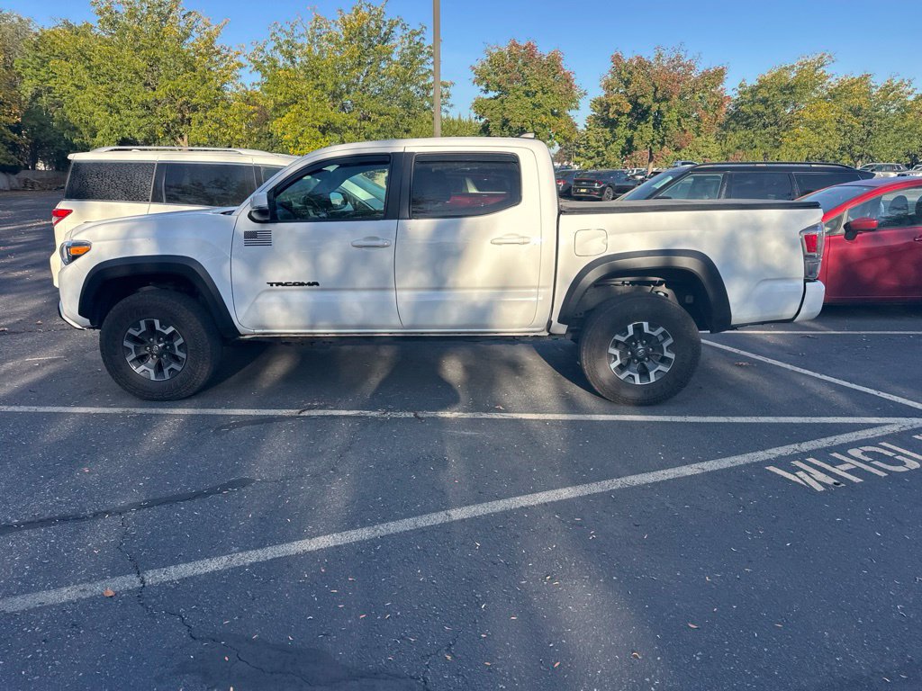 Used 2023 Toyota Tacoma TRD Off-Road w/ Technology Package AWD/4WD image 3