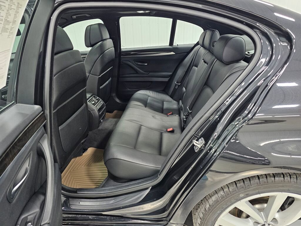 Used 2012 BMW 535i xDrive Sedan image 3