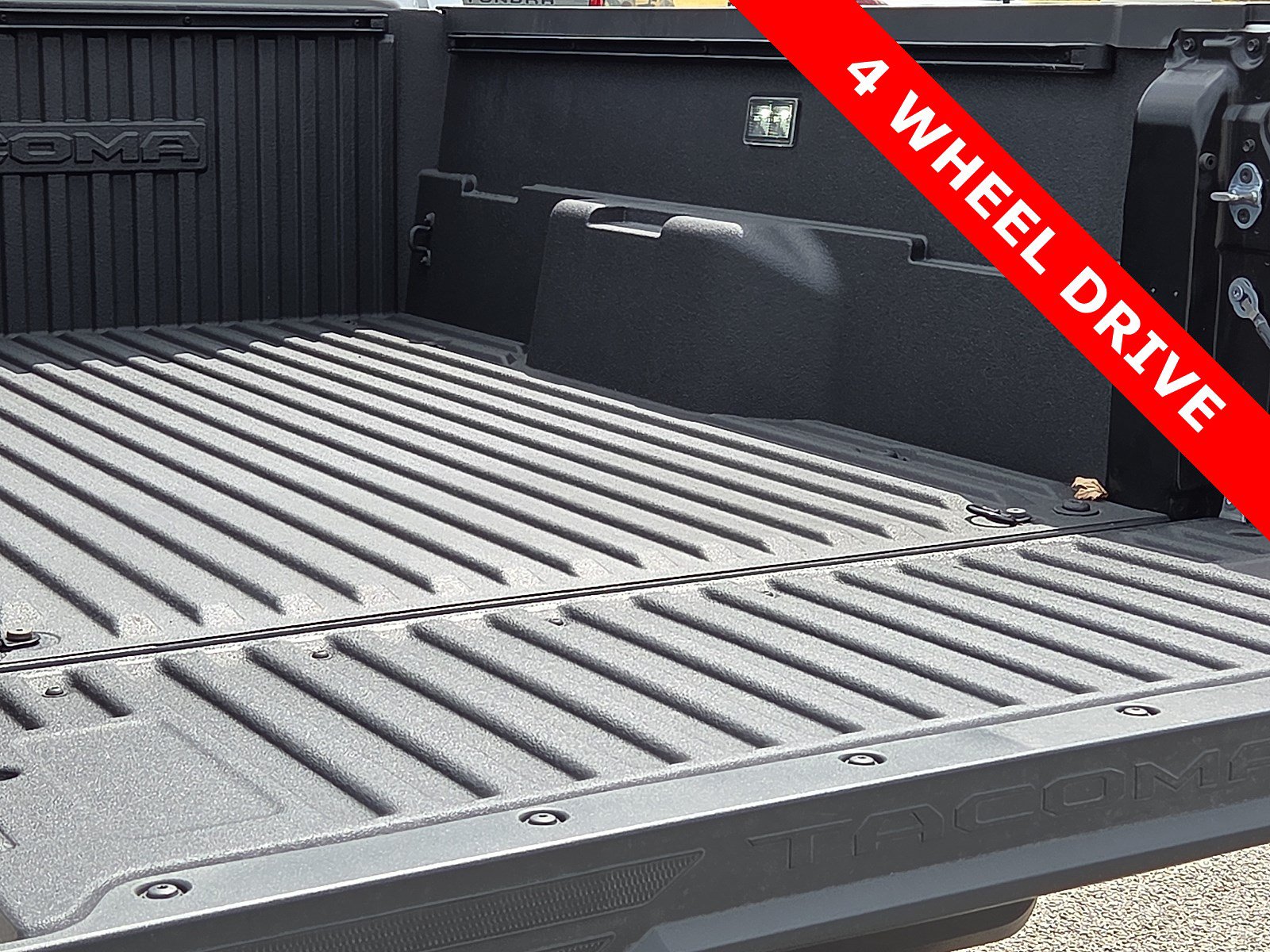 Used 2025 Toyota Tacoma TRD Sport AWD/4WD image 9