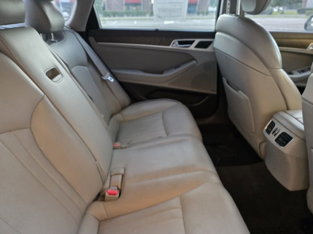 Used 2015 Hyundai Genesis 3.8 w/ Option Group 04 image 25