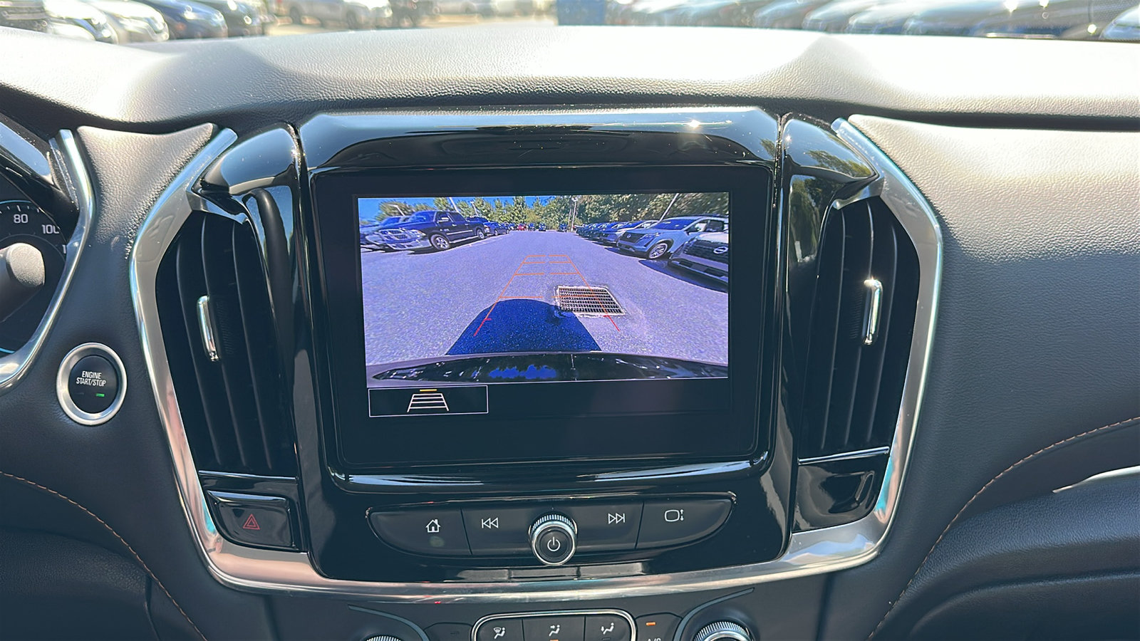 Used 2021 Chevrolet Traverse LT AWD/4WD image 19