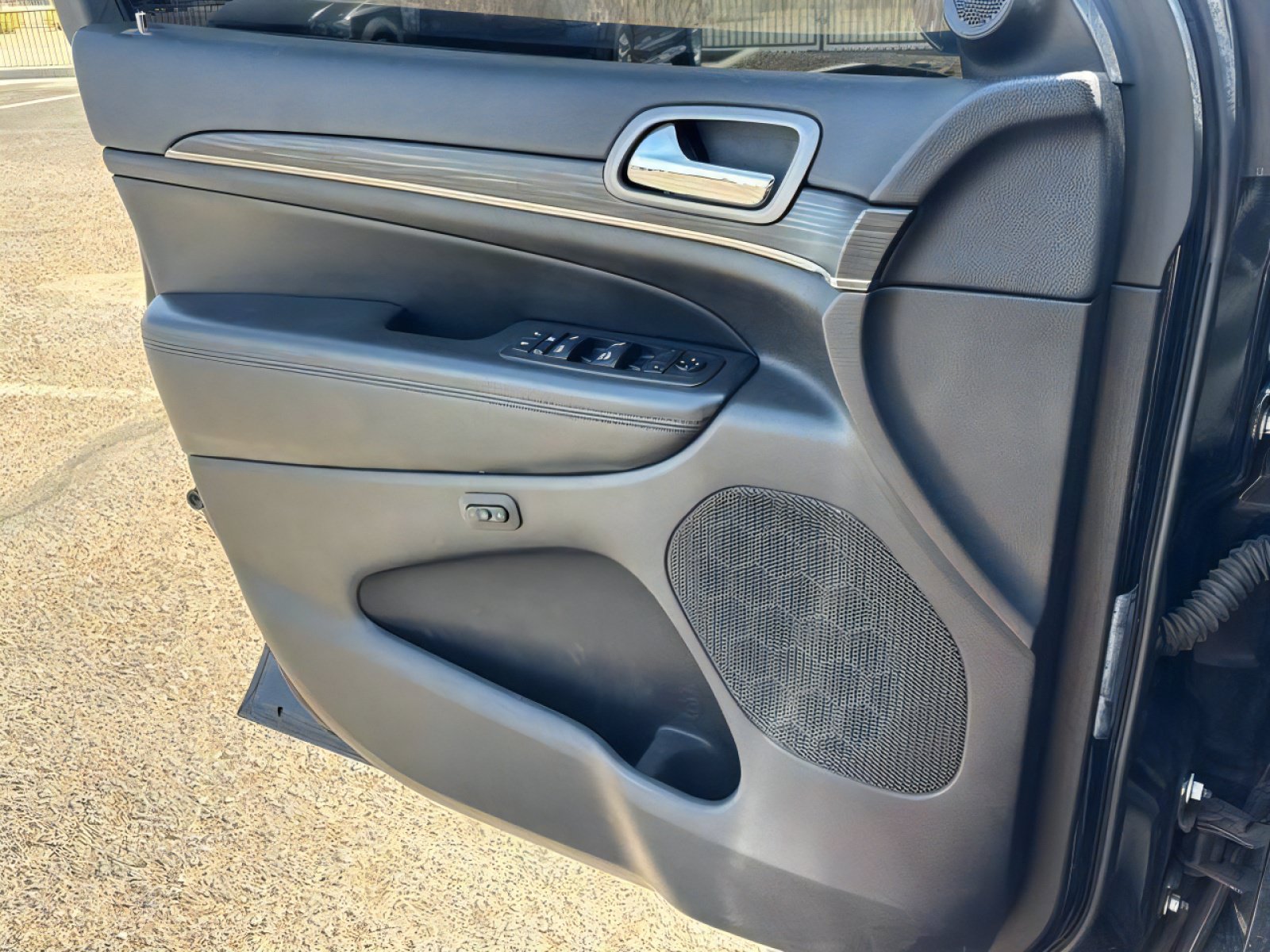 Used 2020 Jeep Grand Cherokee Limited X RWD image 11