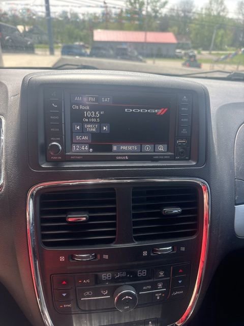 Used 2016 Dodge Grand Caravan R/T image 9