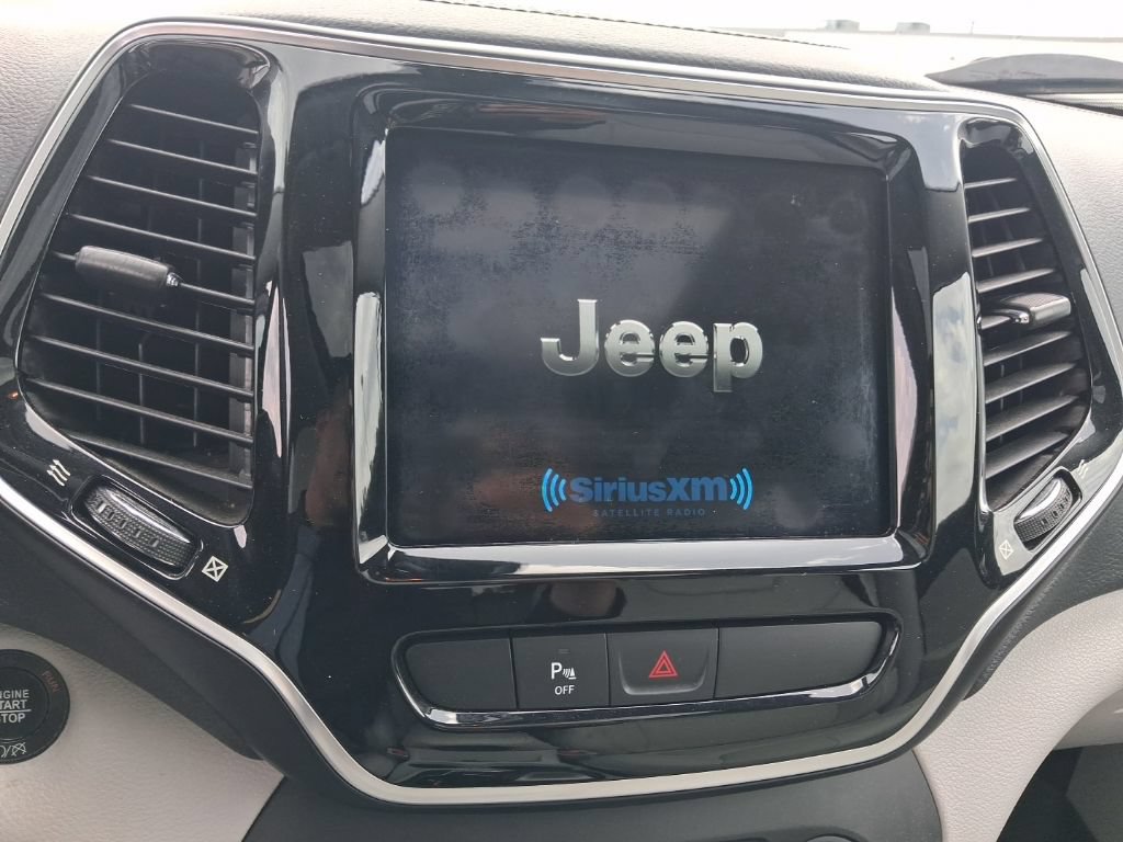 Used 2019 Jeep Cherokee Limited AWD/4WD image 11