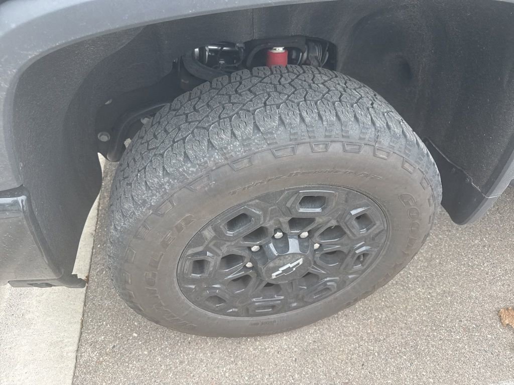 Used 2024 Chevrolet Silverado 2500 LTZ w/ LTZ Plus Package image 10