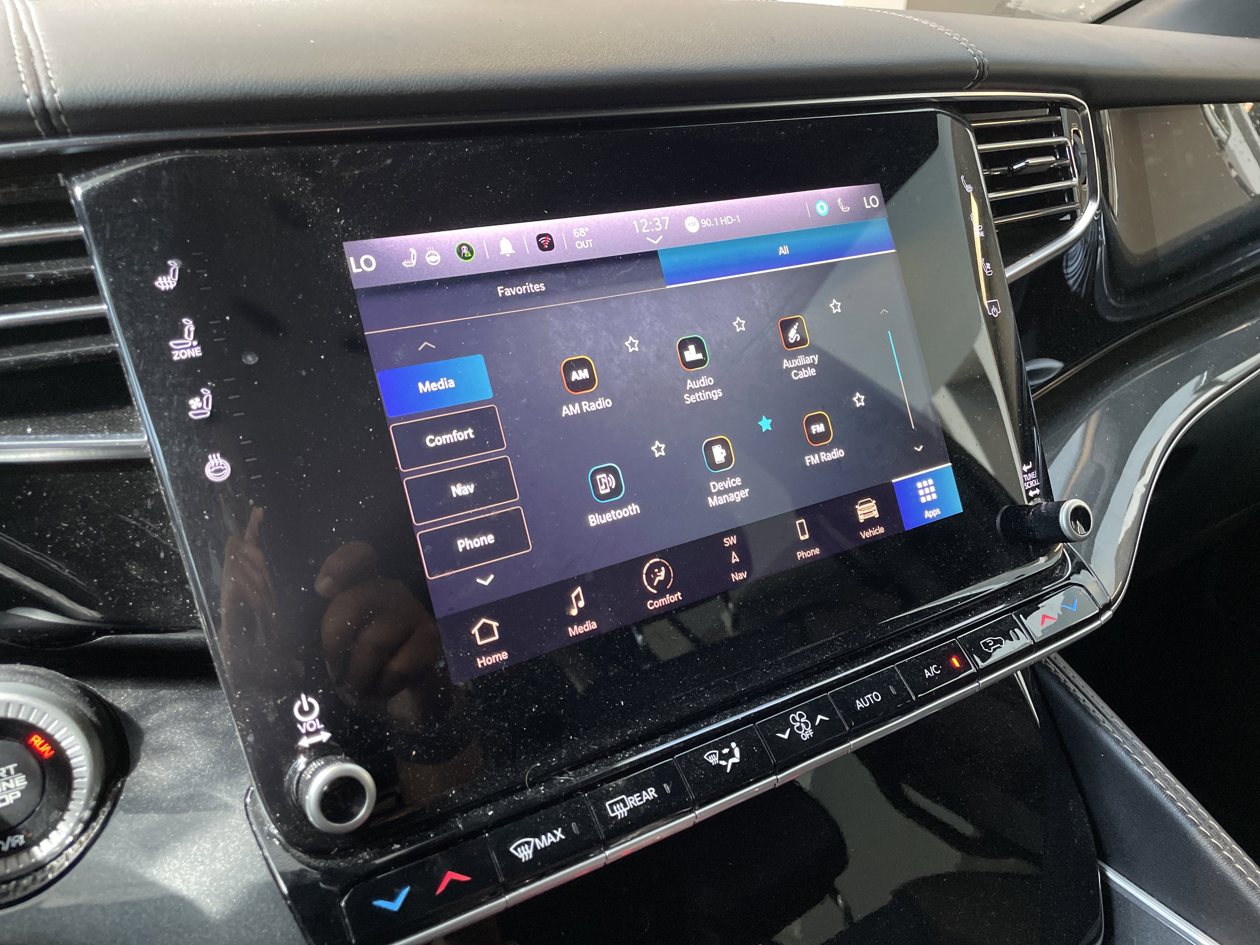 Used 2023 Jeep Wagoneer 4WD w/ Convenience Group I image 29