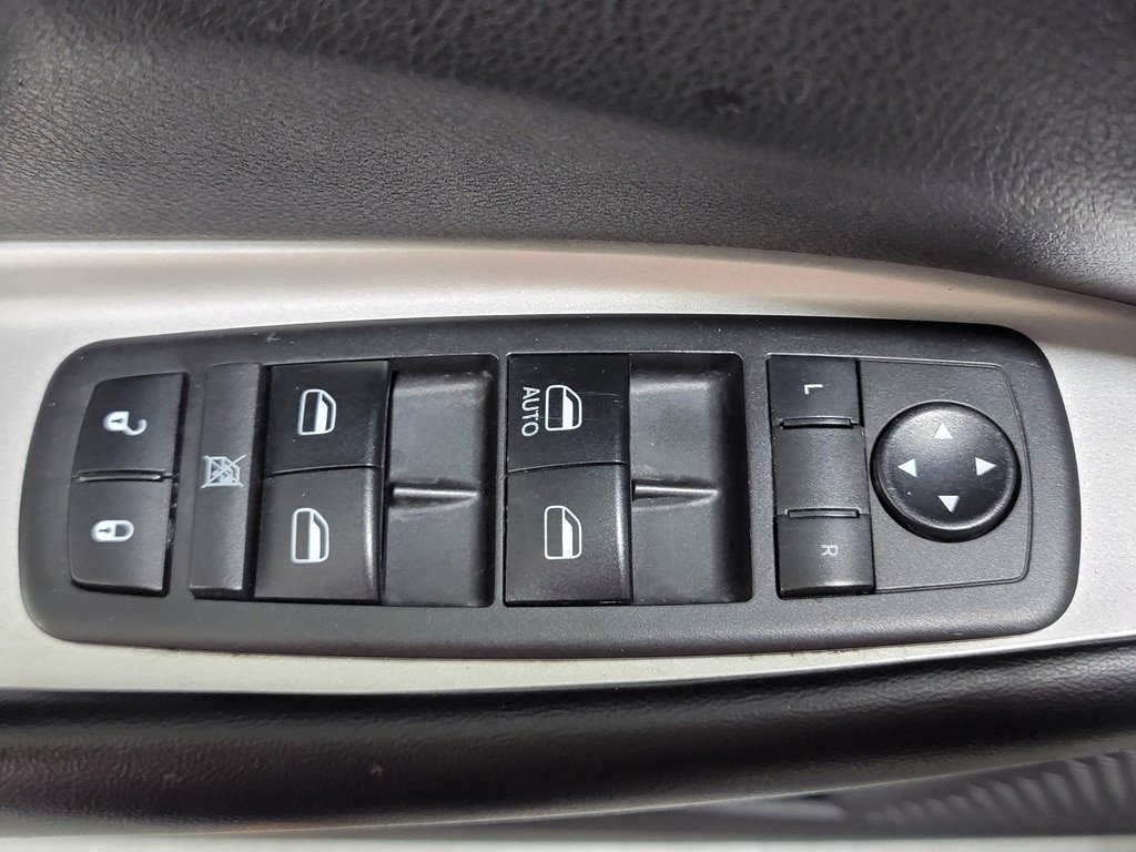 Used 2018 Dodge Journey SE w/ Connectivity Group FWD image 26