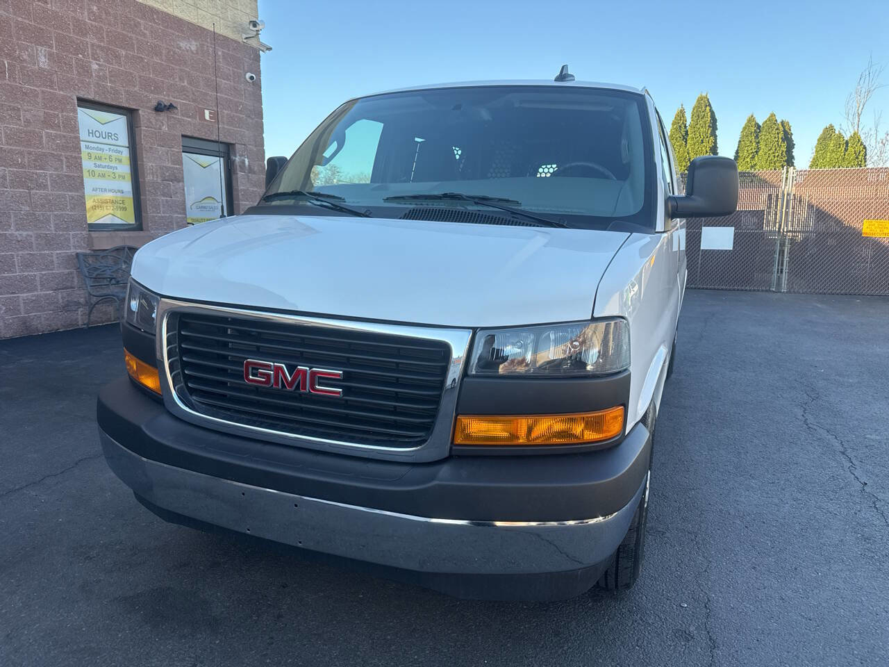 Used 2024 GMC Savana 2500 w/ Driver Convenience Package image 5