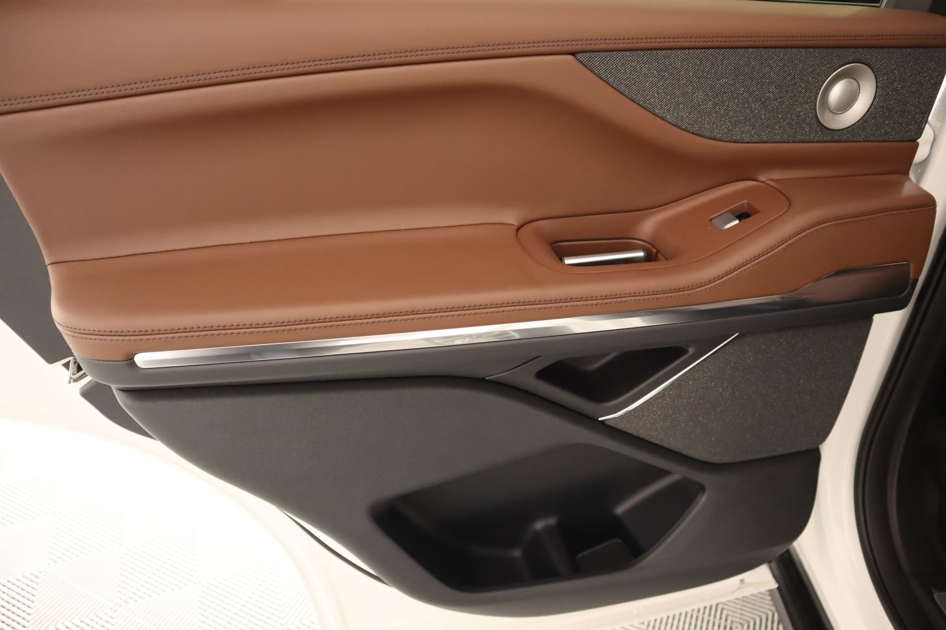 New 2026 Lincoln Navigator Reserve AWD/4WD image 18