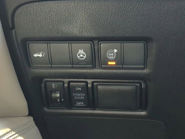 Used 2018 Nissan Armada Platinum image 29