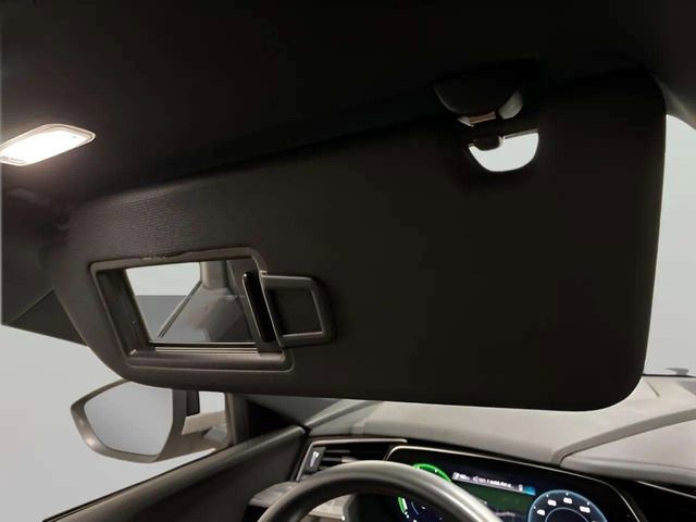 Used 2022 Audi e-tron Premium Plus w/ Premium Plus Package image 72