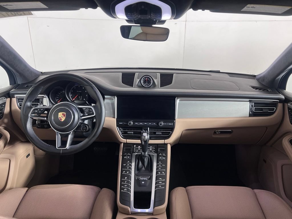 Certified 2020 Porsche Macan Turbo AWD/4WD image 20