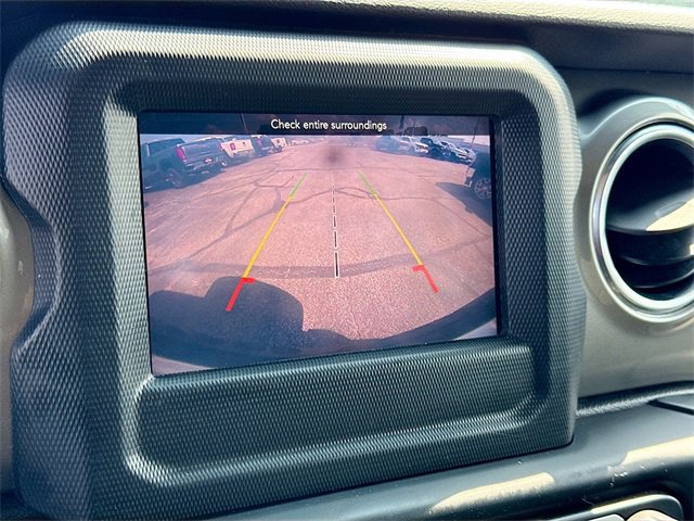 Used 2018 Jeep Wrangler Unlimited Sahara image 15