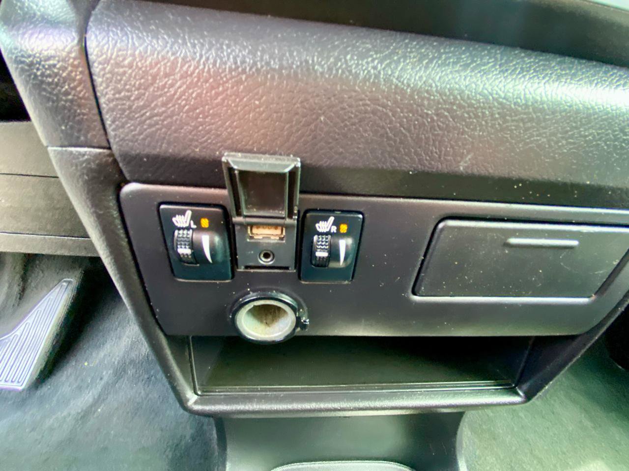 Used 2019 Toyota Sienna SE FWD image 24