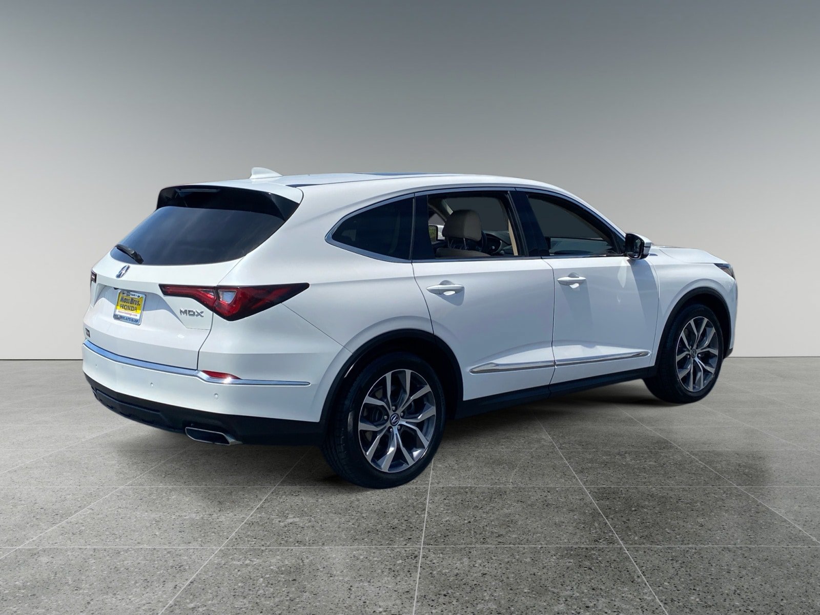 Used 2023 Acura MDX w/ Technology Package FWD image 5