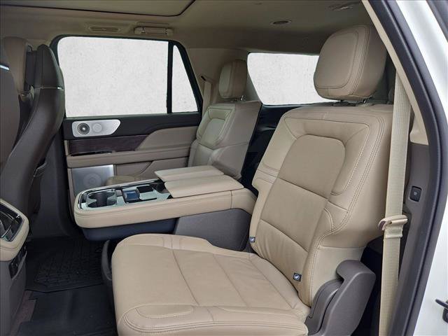 Used 2024 Lincoln Navigator L Reserve AWD/4WD image 19
