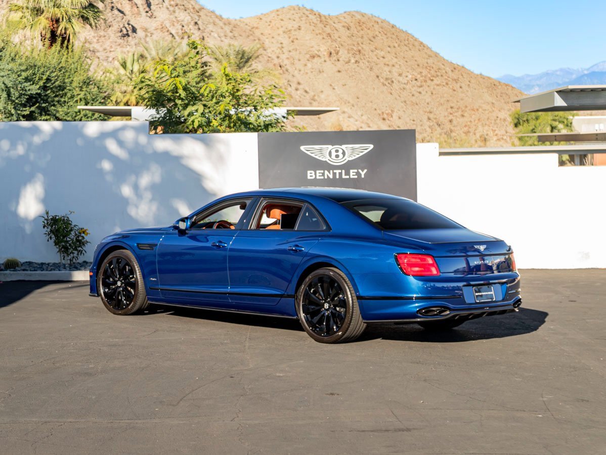 Certified 2023 Bentley Flying Spur V8 image 3