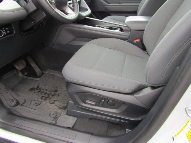 Used 2025 Ford Explorer Active AWD/4WD image 17