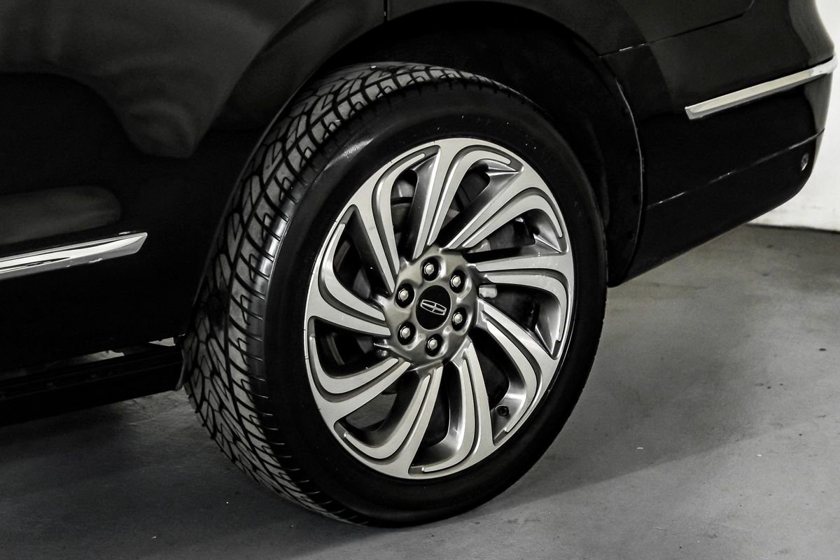 Used 2024 Lincoln Navigator Reserve image 59