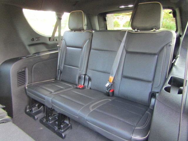 Used 2023 GMC Yukon XL SLT w/ SLT Luxury Package AWD/4WD image 18