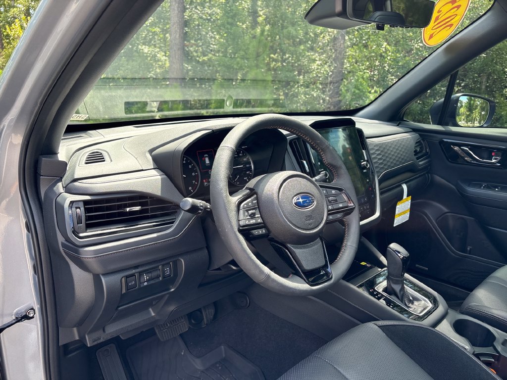 Used 2025 Subaru Forester Touring w/ Popular Package - Touring AWD/4WD image 5