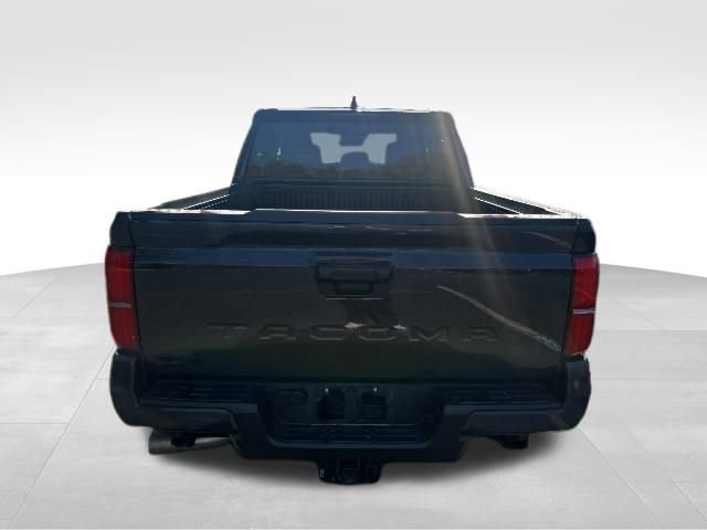 Used 2025 Toyota Tacoma TRD Off-Road AWD/4WD image 5