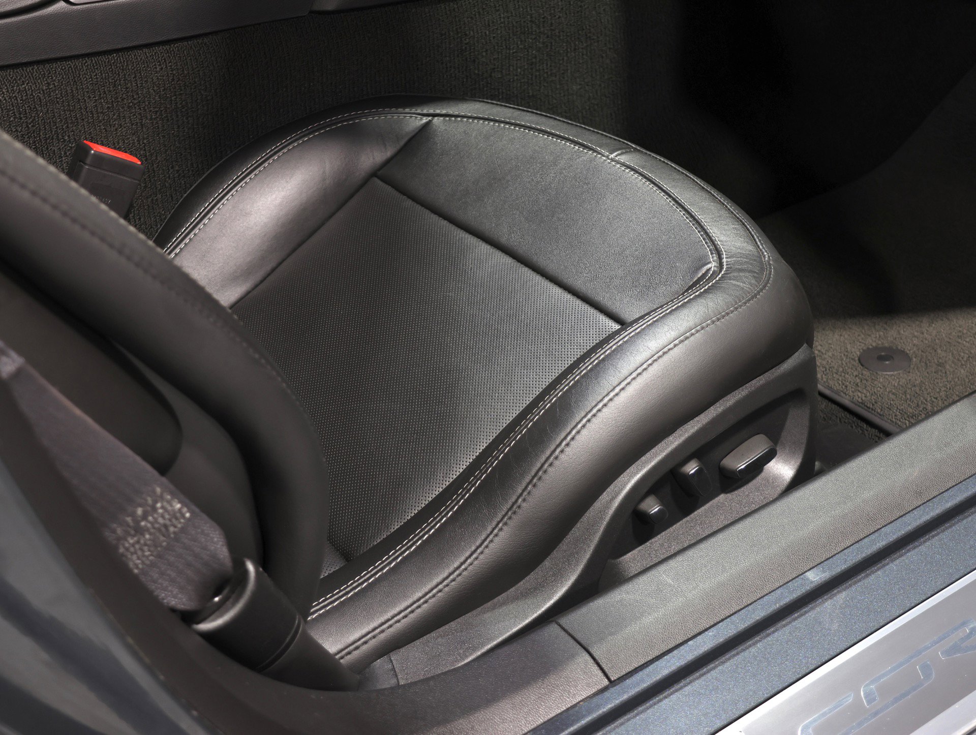 Used 2014 Chevrolet Corvette Stingray Coupe w/ 2LT Preferred Equipment Group image 55