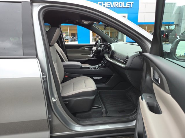 New 2027 Chevrolet Traverse LT w/ LPO, Floor Liner Package AWD/4WD image 37