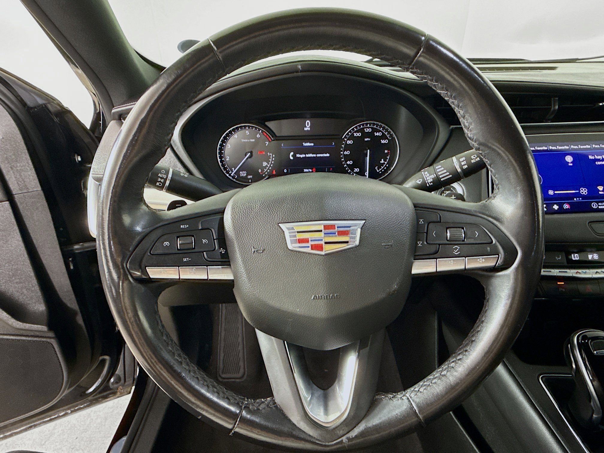 Used 2021 Cadillac XT4 Premium Luxury w/ LPO, Radiant Package image 11