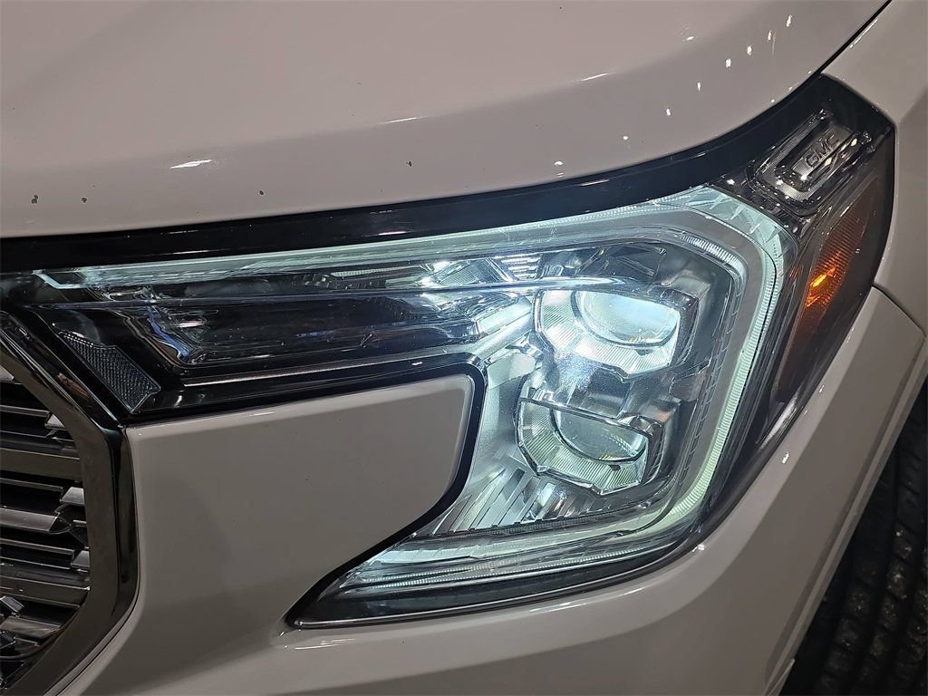 Used 2024 GMC Terrain Denali AWD/4WD image 30