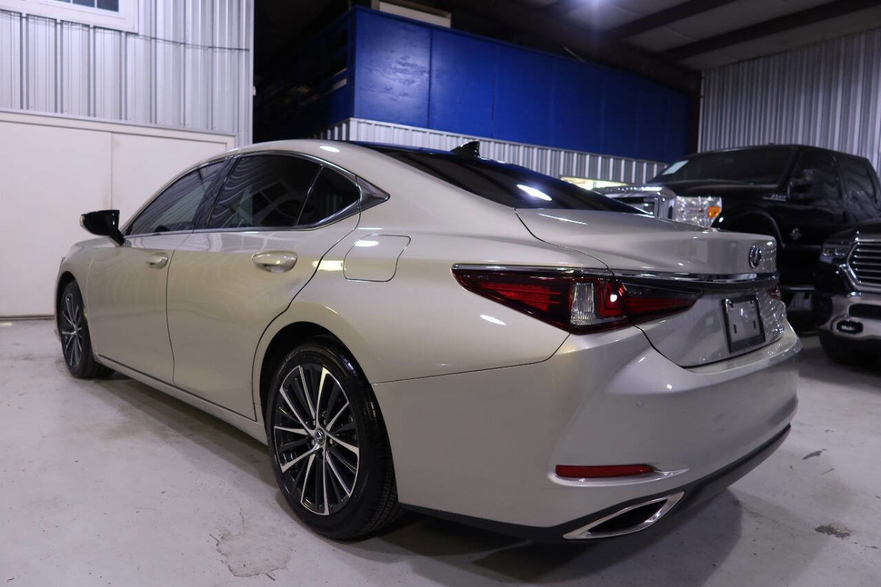 Used 2025 Lexus ES 350 w/ Premium Package image 3